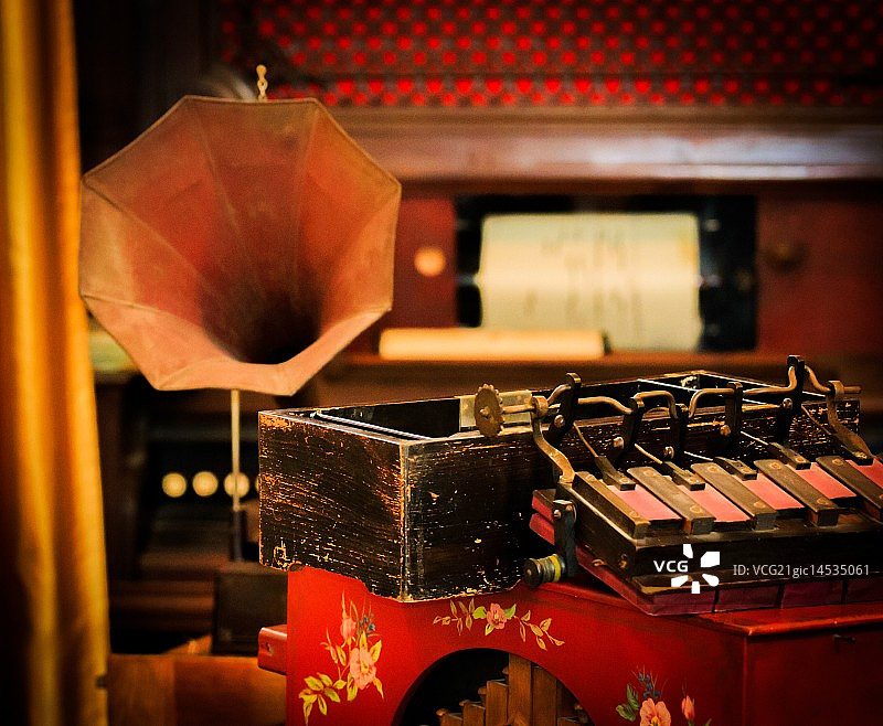 古老的自动点唱机图片素材