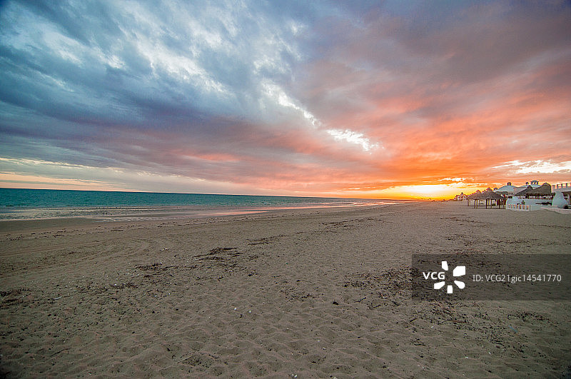 佩尼亚斯科港日落图片素材