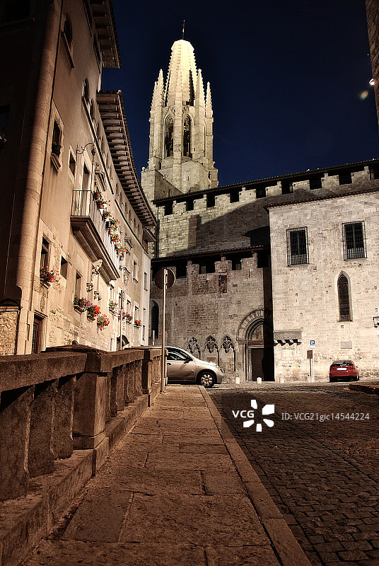 夜晚的赫罗纳图片素材