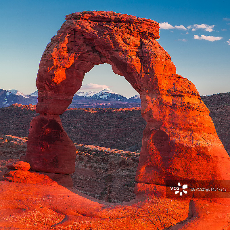日落时的精致拱门图片素材