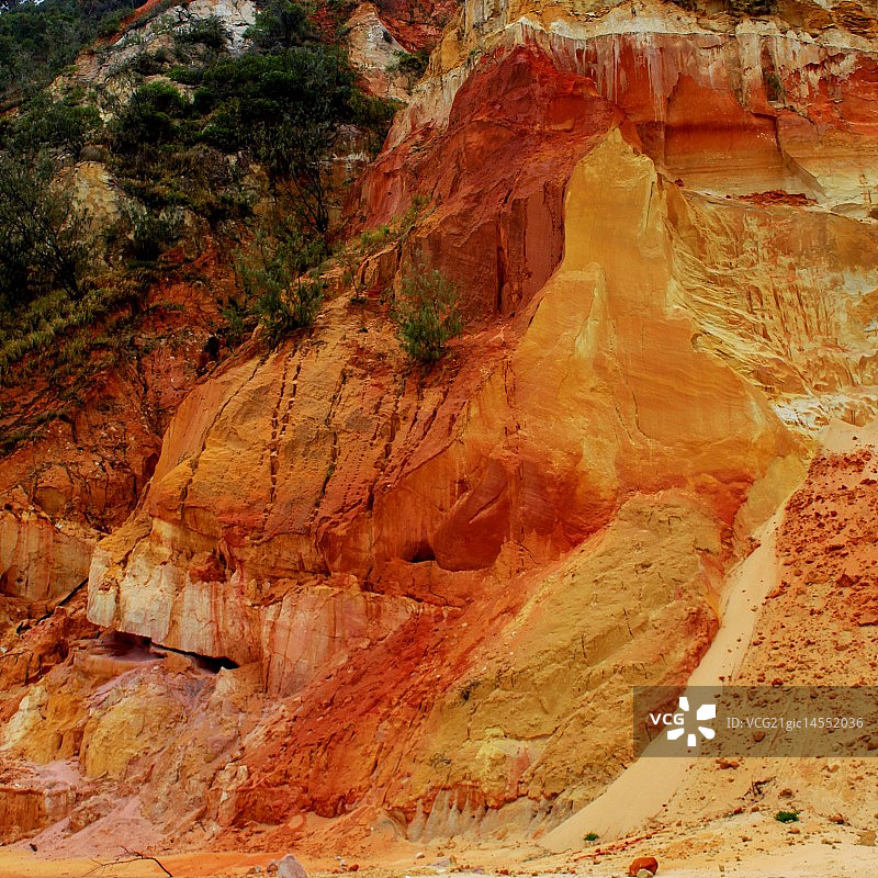 彩虹海滩的悬崖图片素材