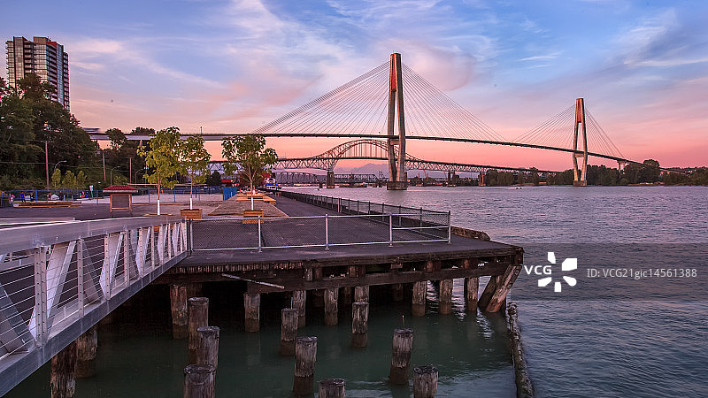 空中列车桥图片素材