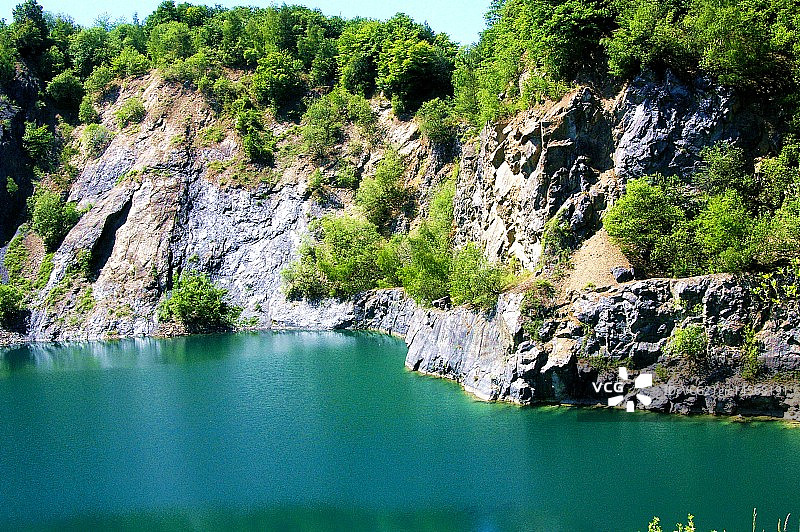 蓝色采石场图片素材