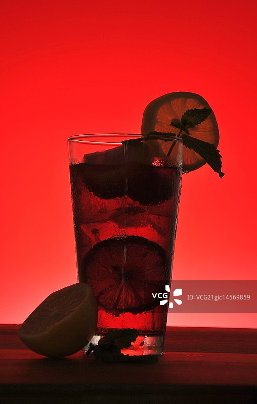 桑格利亚汽酒杯图片素材