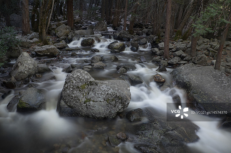 新娘面纱瀑布图片素材