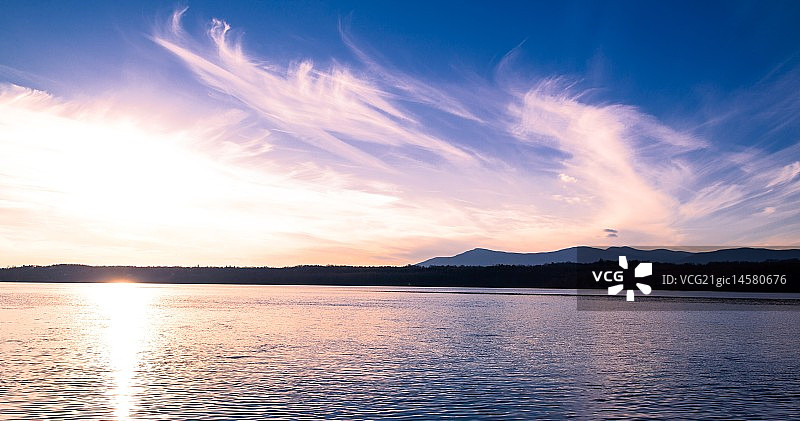 哈德逊河上的天空图片素材