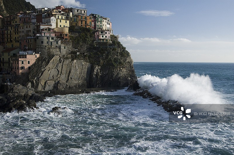 海景与顶天建筑图片素材