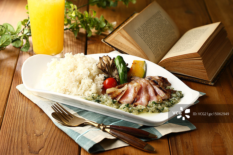 煎猪排午餐套餐图片素材