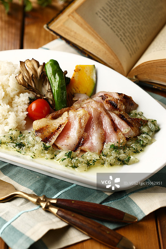 煎猪排午餐套餐图片素材