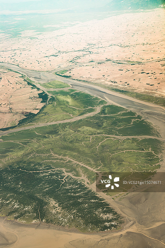航拍旱季河道图片素材
