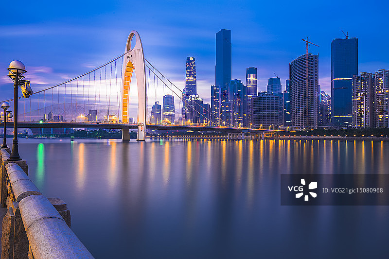 海印桥入夜图片素材