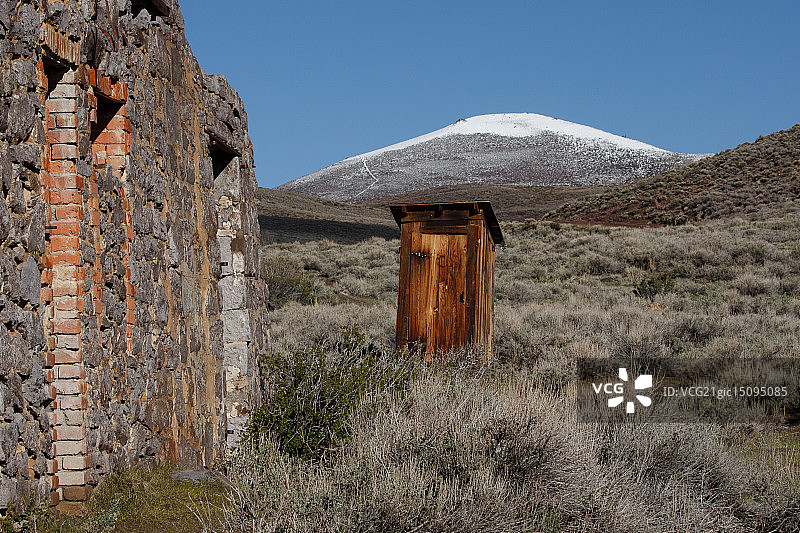 博迪历史遗址中的室外厕所图片素材