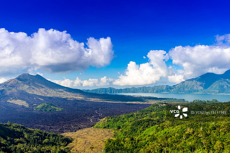 金塔马尼火山口远景图片素材