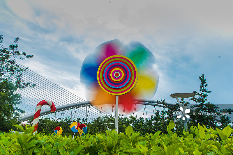 旋转的风车图片素材