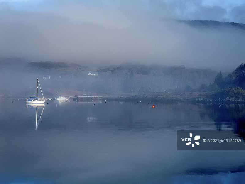 伊斯代尔岛的船图片素材
