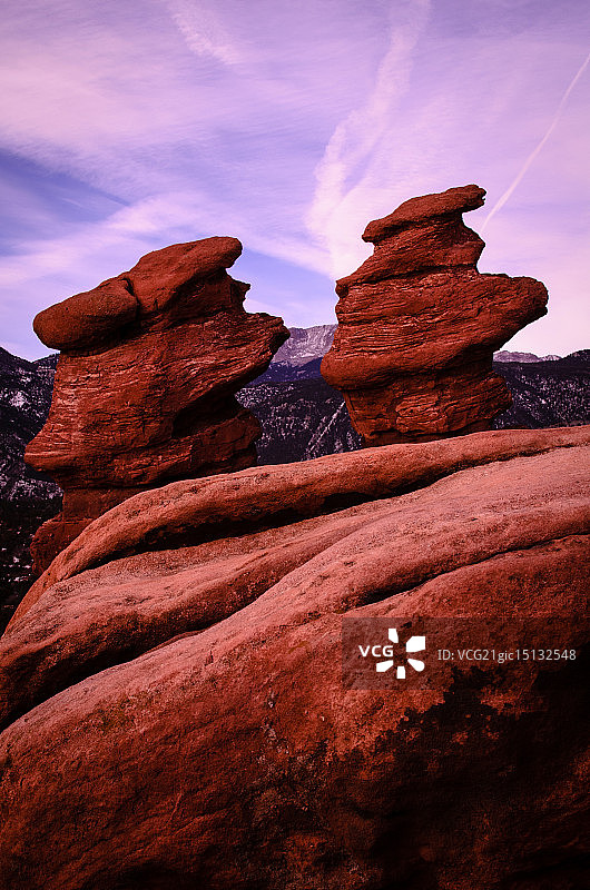 日出时分的神灵花园图片素材
