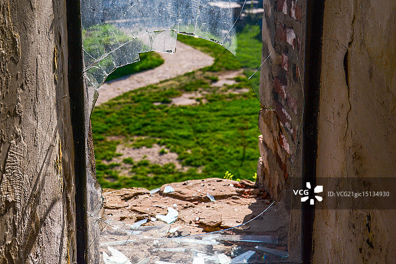 破碎的玻璃图片素材