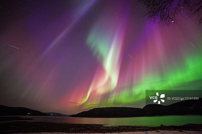 舞动的极光图片素材