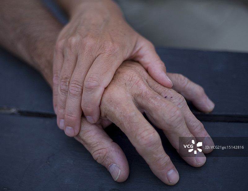 充满爱意的手图片素材