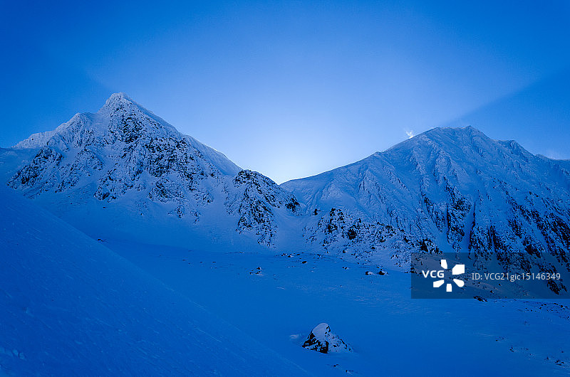 蓝色山脉图片素材