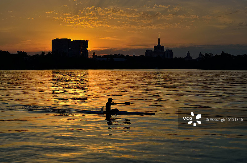 水上旅行者图片素材