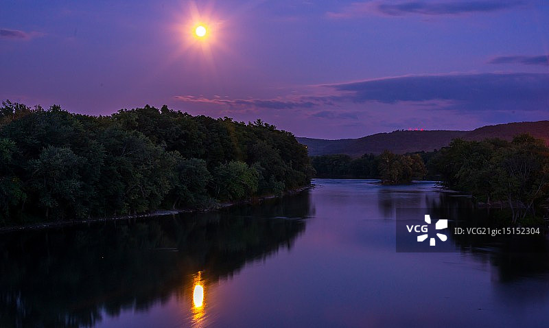 宾厄姆顿的夜景桥梁图片素材