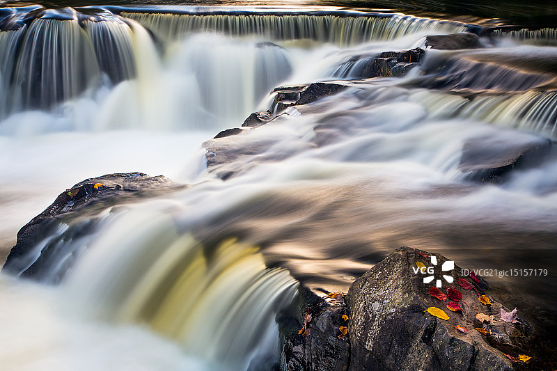 邦德瀑布白水图片素材