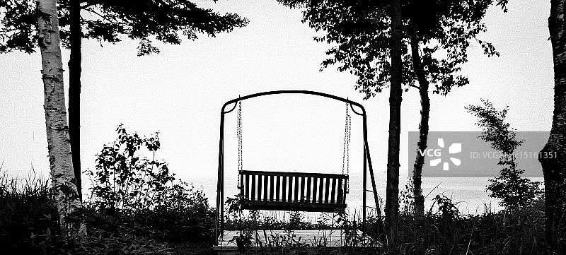 摇摆不定的图片素材