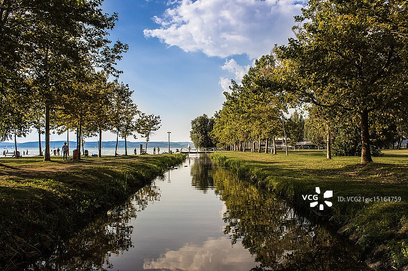 巴拉顿湖的倒影图片素材