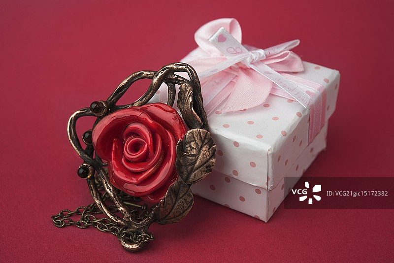 燃烧的吊坠图片素材