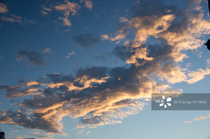比斯卡罗斯海滩的晴朗云朵图片素材