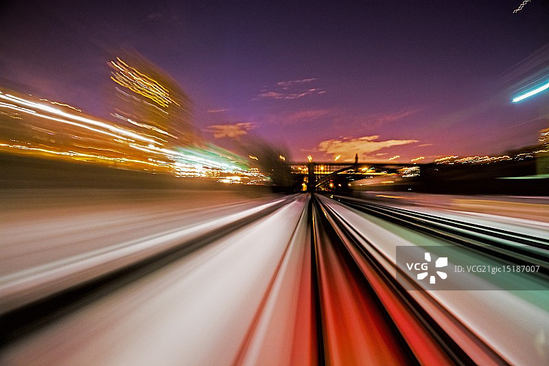 夜间高速公路掠影图片素材