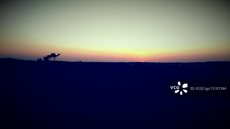 塔尔沙漠日落图片素材