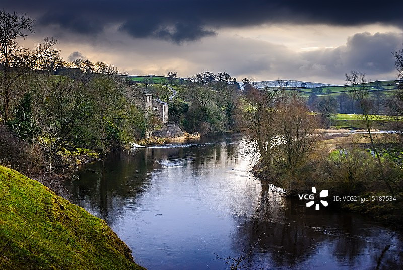 河畔小屋图片素材