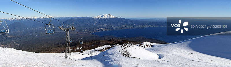 智利湖区滑雪缆车景观图片素材