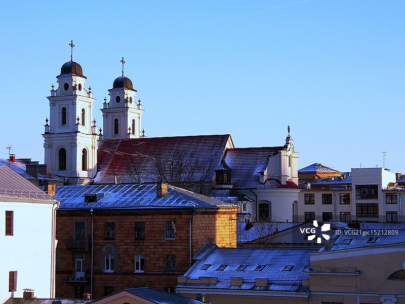 明斯克的屋顶：冬季图片素材