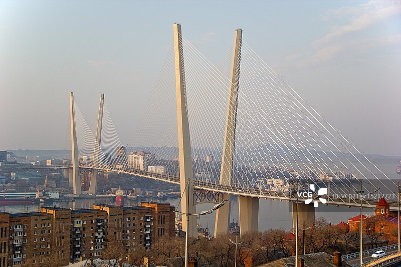 符拉迪沃斯托克：金角湾大桥图片素材