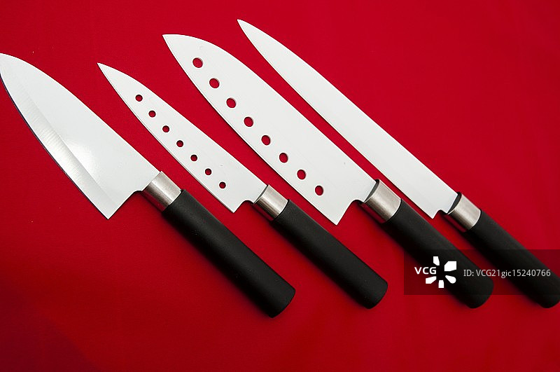 白色锋利刀具切割图片素材