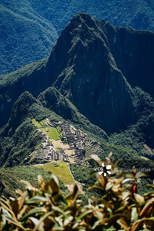 从山顶俯瞰马丘比丘图片素材