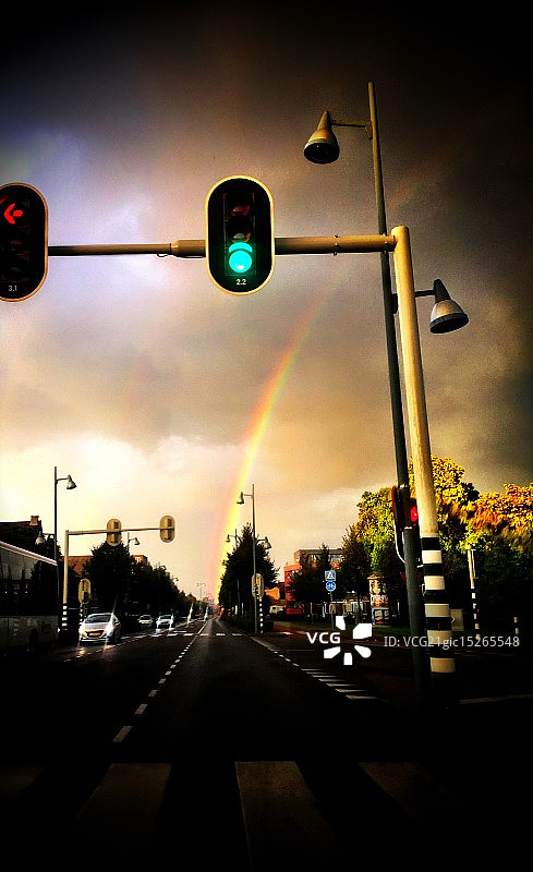 通往金罐的绿灯图片素材