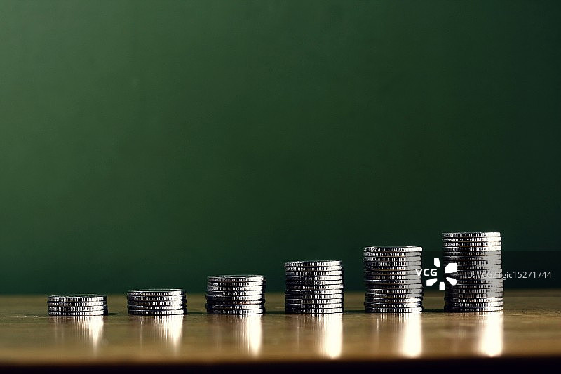 堆叠的硬币图片素材