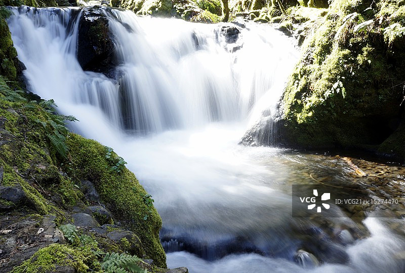 哥伦比亚河峡谷瀑布图片素材