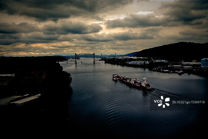 日落拖船图片素材