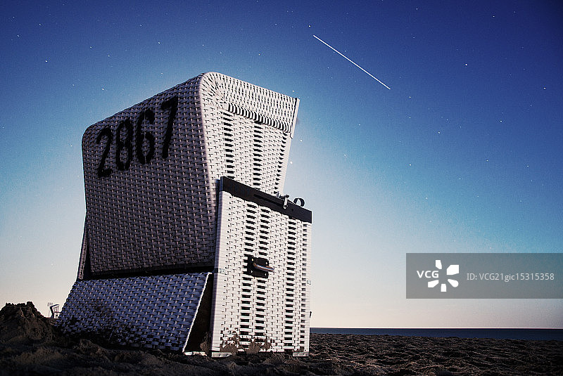 带国际空间站的沙滩椅图片素材