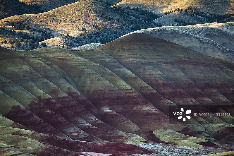 俄勒冈州的彩绘山景色图片素材