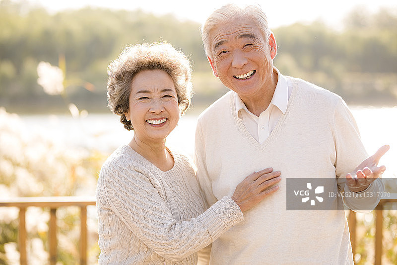 幸福的老年夫妇图片素材