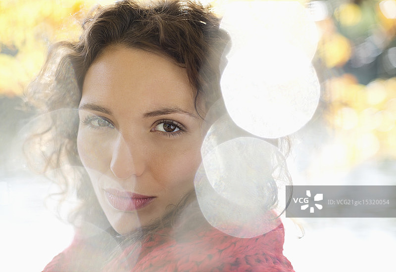 特写：女人微笑的脸图片素材