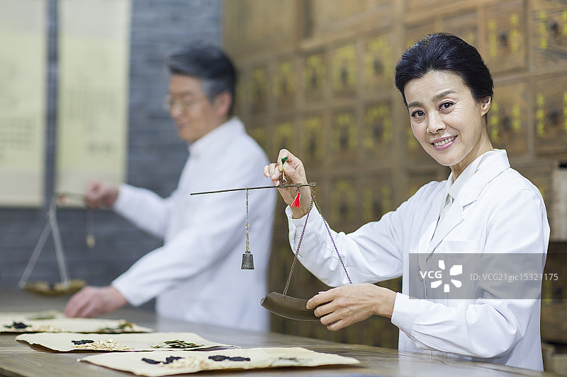 中医抓药图片素材