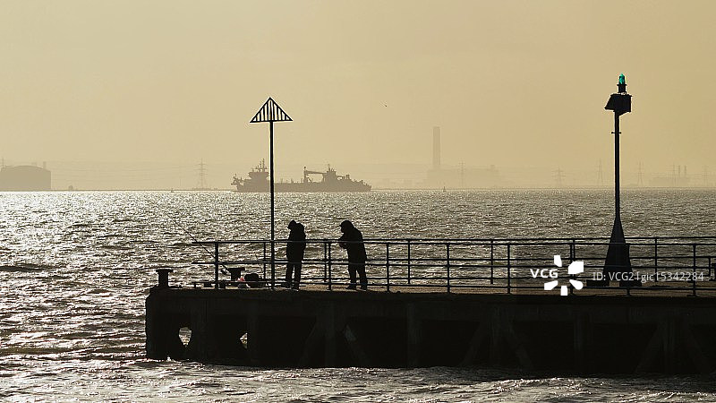 海上钓鱼图片素材