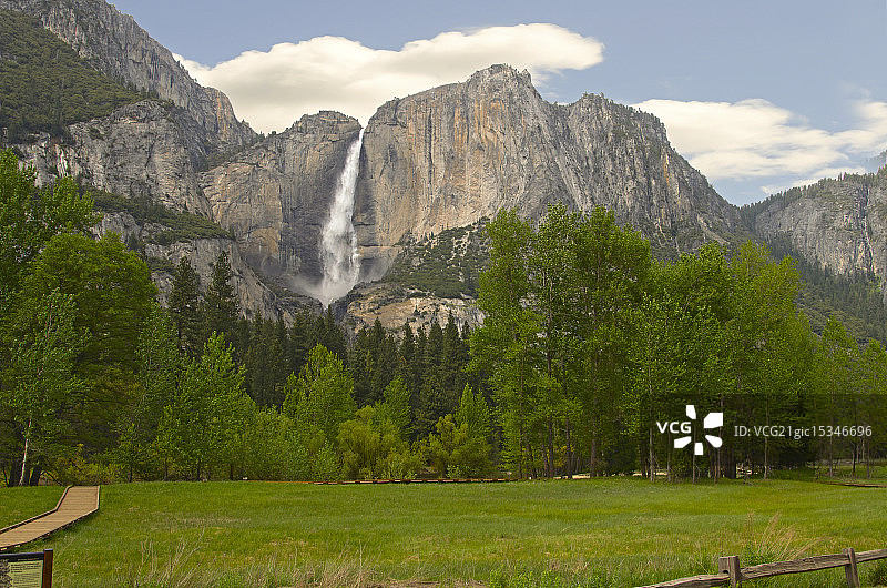 约塞米蒂瀑布图片素材
